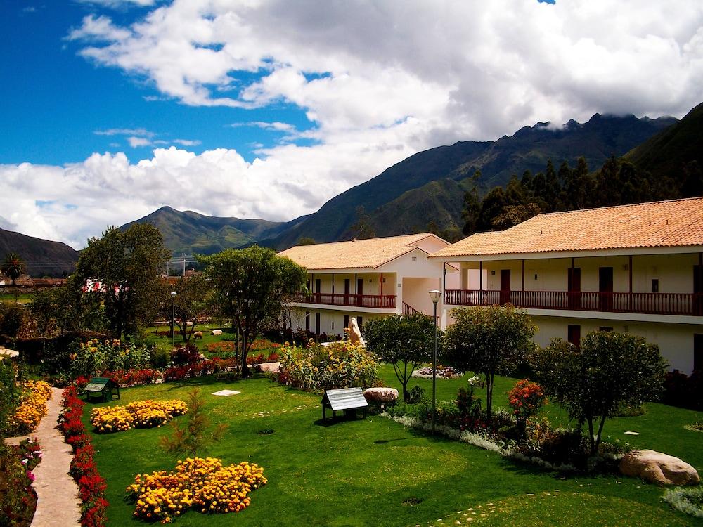 Hotel Agustos Urubamba Exterior photo