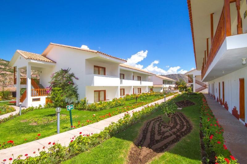 Hotel Agustos Urubamba Exterior photo